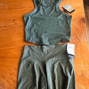 Nike Green Workout Set